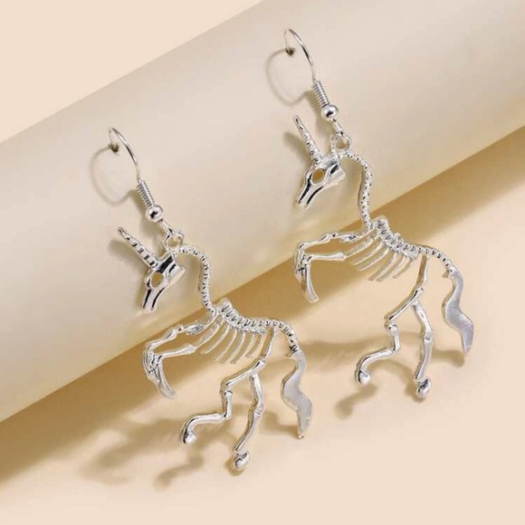 🦄 Awesome Unicorn skeleton drop earrings 💀 - Picture 10 of 12